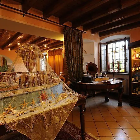 E La Bastia Hotel